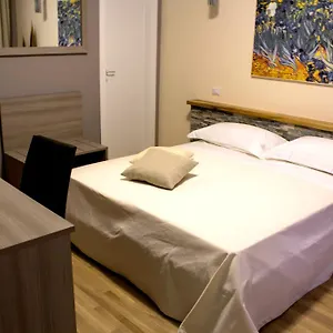 cesari-home.lecce-hotels.com/